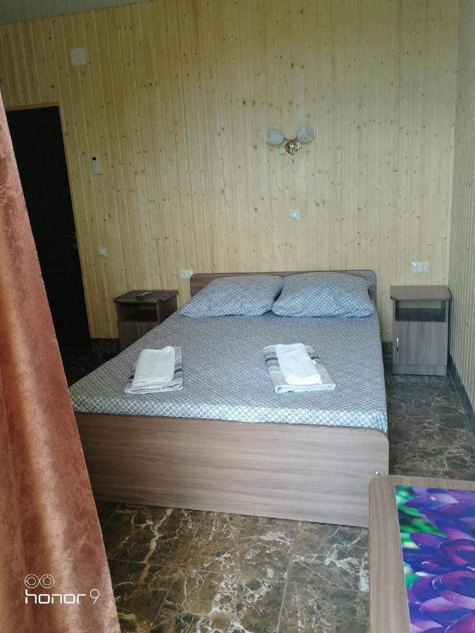 Orhidea Guest House Gagra Exteriör bild
